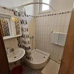 Apartment In With Sea View, Balcony, Air Conditioning, W-lan 5067-5 Duće