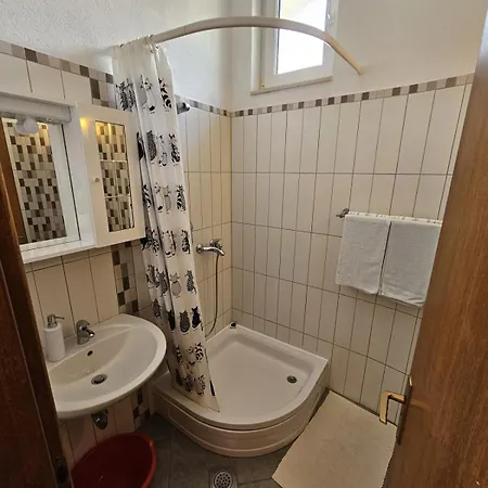 Lejlighed In With Sea View, Balcony, Air Conditioning, W-lan 5067-5 Duće